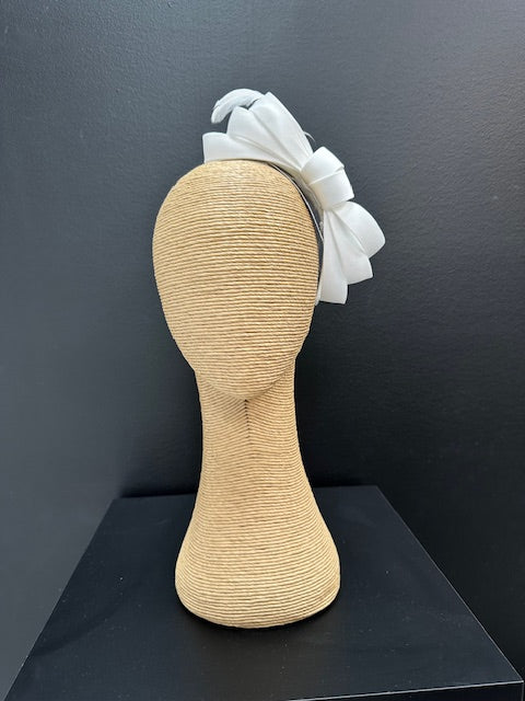 Max Alexander White Bow Racing Fascinator