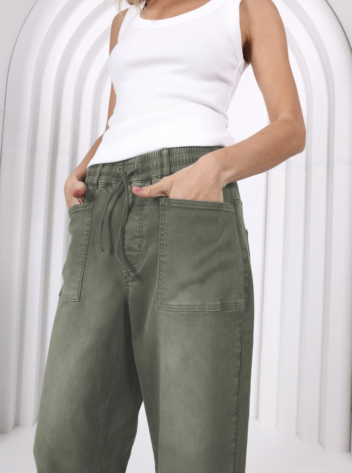 Leo Barrel Jeans - Khaki COMING SOON