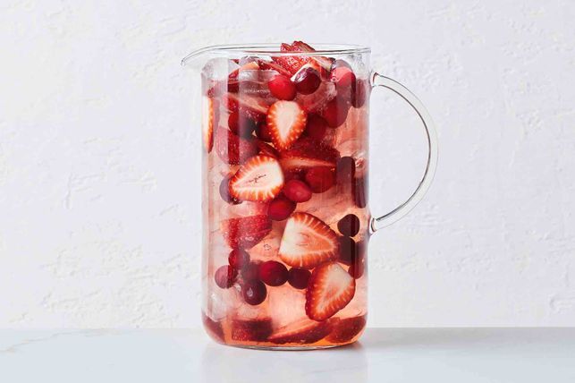 Rosé and Cranberry Christmas Punch