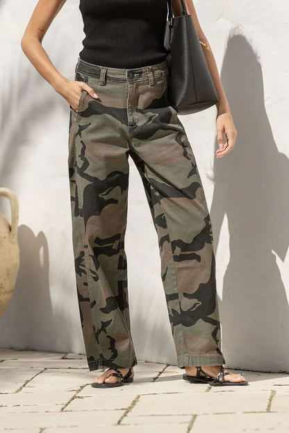 Stretch Camo Barrel Jeans
