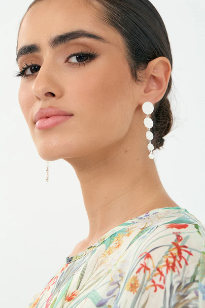 Gradual Shell Earrings - Cream/Gold