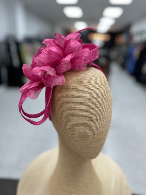 Wrenn Fascinator in Hot Pink