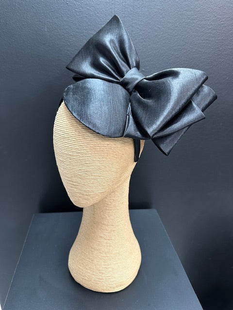 MA805 Round Fascinator With Bow - Black