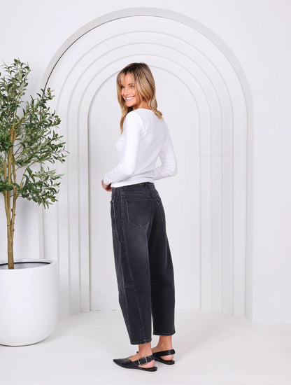 Toni Barrel Jeans - Black