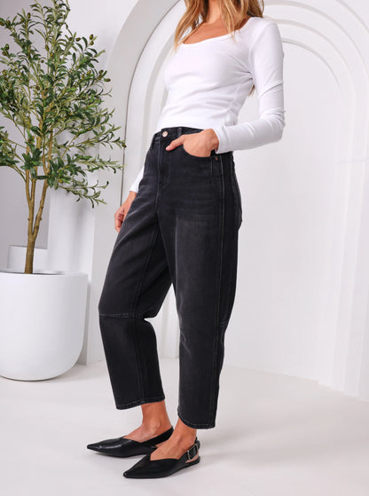 Toni Barrel Jeans - Black